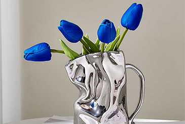 Aluminum Art with Perfect Integration of Materials and Design