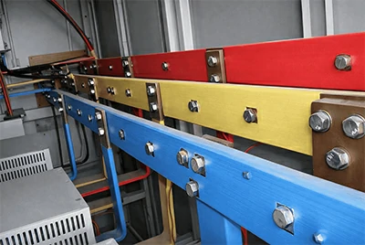 Power distribution and busbar scenarios