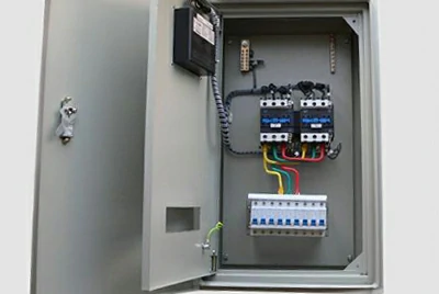 Paneel- und Schrankmontage