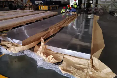 大型のアルミバスバー