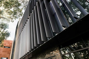 Aluminum airfoil sun louvers