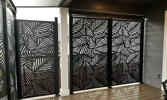 Aluminum privacy screen wall for patio, garden, and outdoor space enclosure