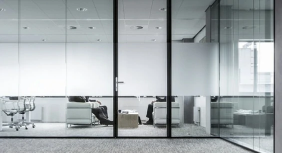 Center glazed aluminum storefront system for retail display windows