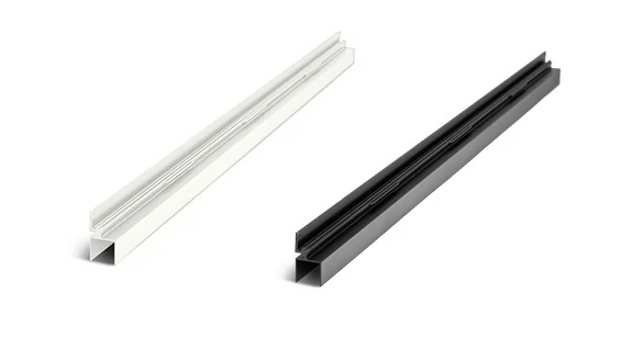 Adjustable aluminum mounting channel for angled fence panel installation and irregular layouts