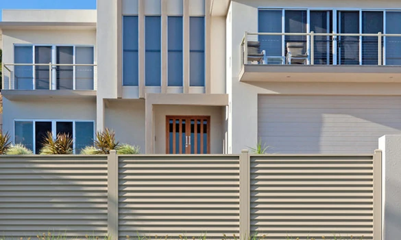 Aluminum privacy fence system for hotels, cafes and multifamily outdoor spaces