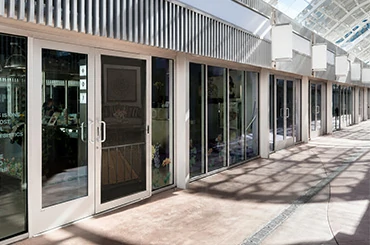 Aluminum screen doors for commercial and multi-unit building projects