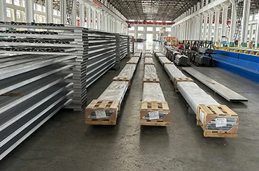 Export packaging for aluminum screen doors with frame and hardware