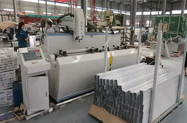 Dimension inspection for custom aluminum screen doors before shipment
