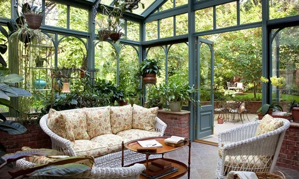 Aluminum sunroom for patio and garden outdoor living space