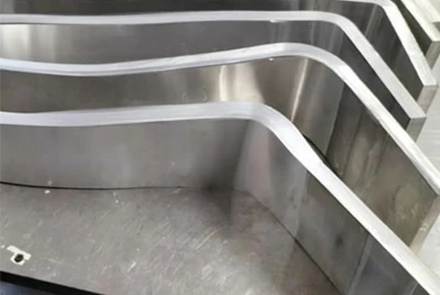 Large-size flexible aluminum busbar