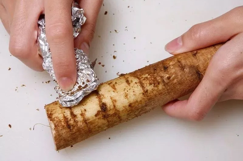 Los doce usos más curiosos del papel de aluminio que quizás no conoces