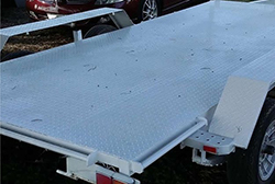 Truck and refrigerated truck flooring