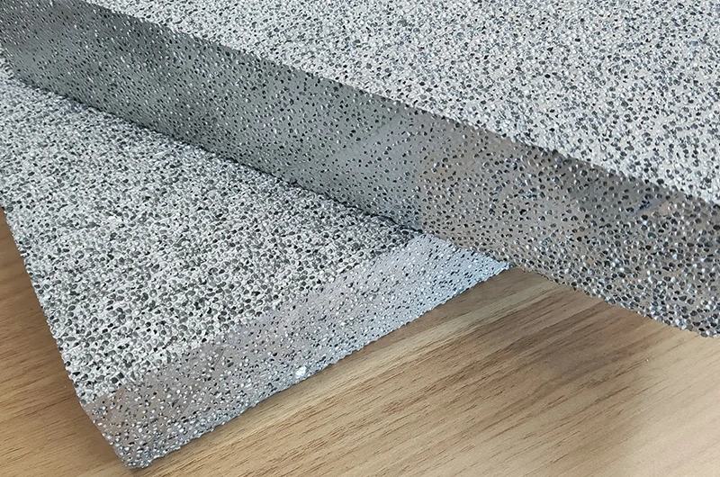 Closed-cell aluminum foam