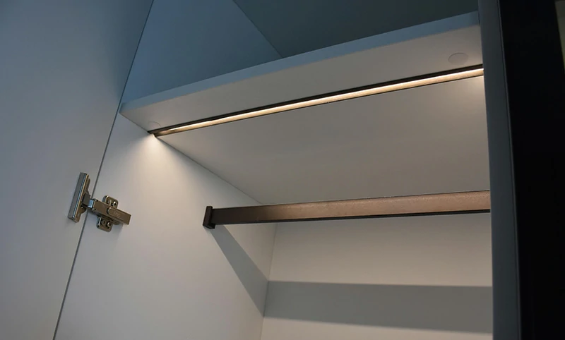 Hold LED strip