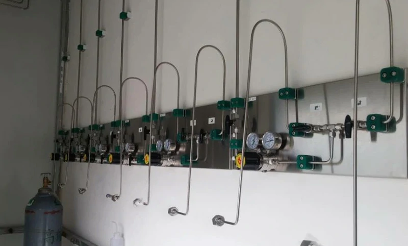 laboratory piping