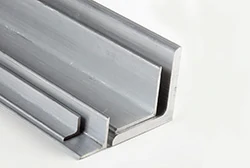 Ángulo de aluminio 7075 personalizado Ángulo de aluminio 7075 personalizado