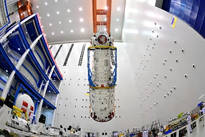 Satellitenstrukturen und interne Stützen für Raumfahrzeuge Satellitenstrukturen und interne Stützen für Raumfahrzeuge