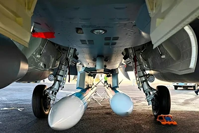 Militär- und Schutzausrüstung Militär- und Schutzausrüstung
