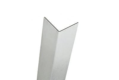 Eckenschutz aus gebürstetem Aluminium Eckenschutz aus gebürstetem Aluminium