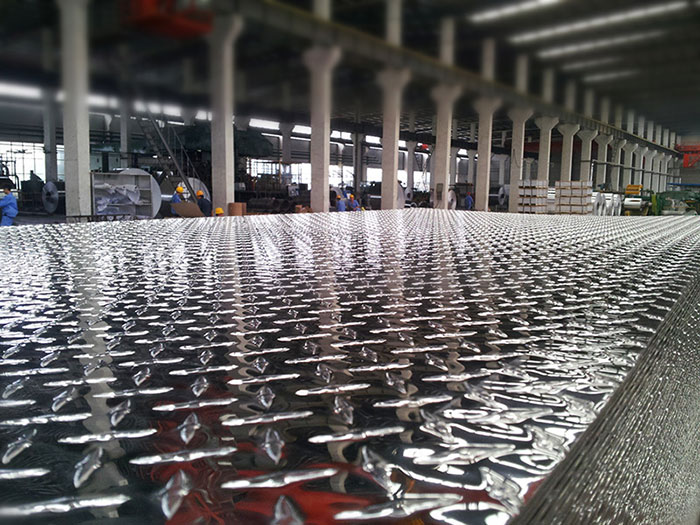5086 Feuille de plaque de bande de roulement en aluminium à carreaux de qualité marine