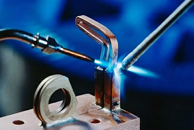 قضيب نحاس بالنحاس