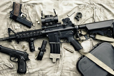 معدات الأسلحة