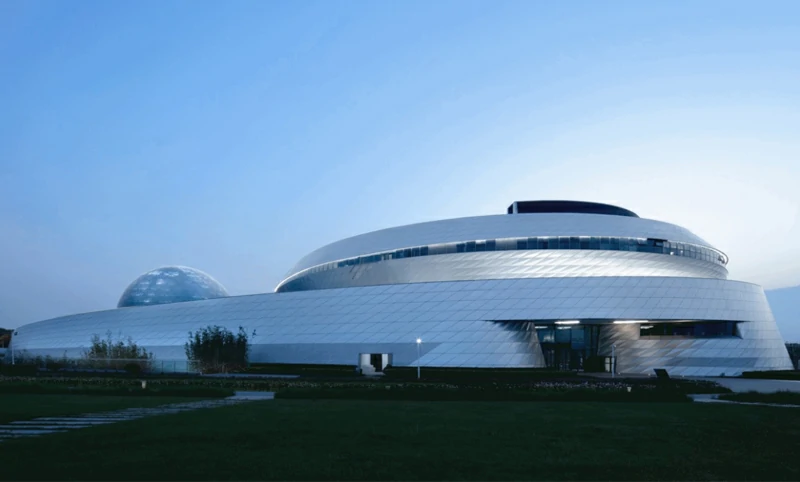 Commercial Complexes & Retail Façades